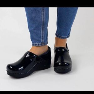 Sanita Black Patent Leather clogs size 7 - 37